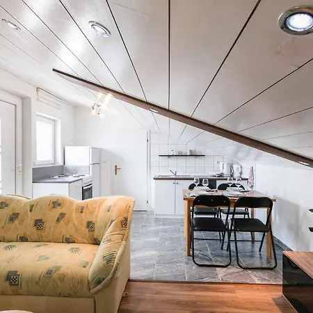 Apartment In 39210 Crikvenica